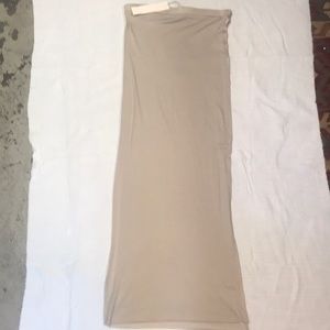 Maxi form fitting skirt with lining